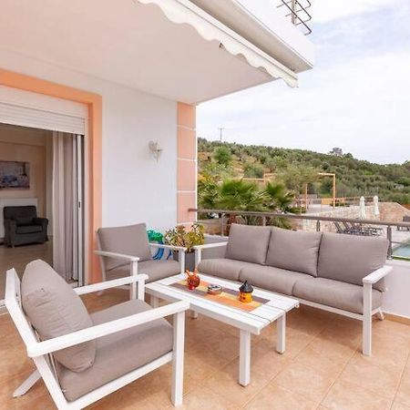 Villa Oasis Galatas  Bagian luar foto
