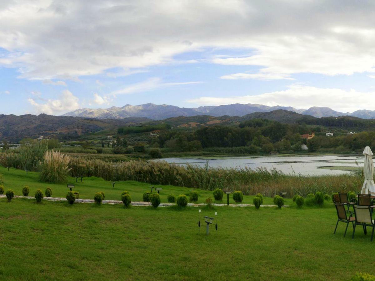 Villa Oasis Galatas  Bagian luar foto