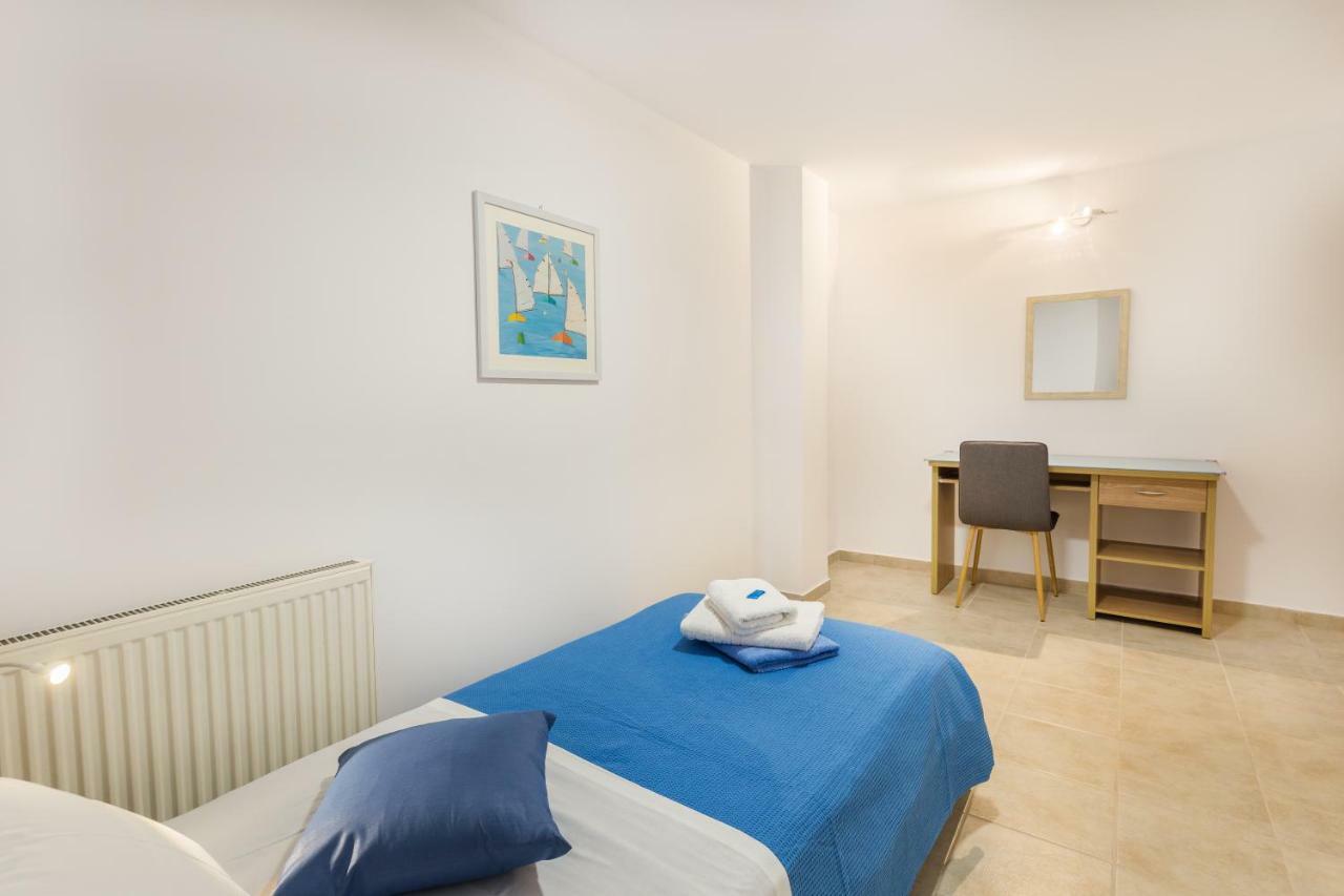 Villa Oasis Galatas  Bagian luar foto