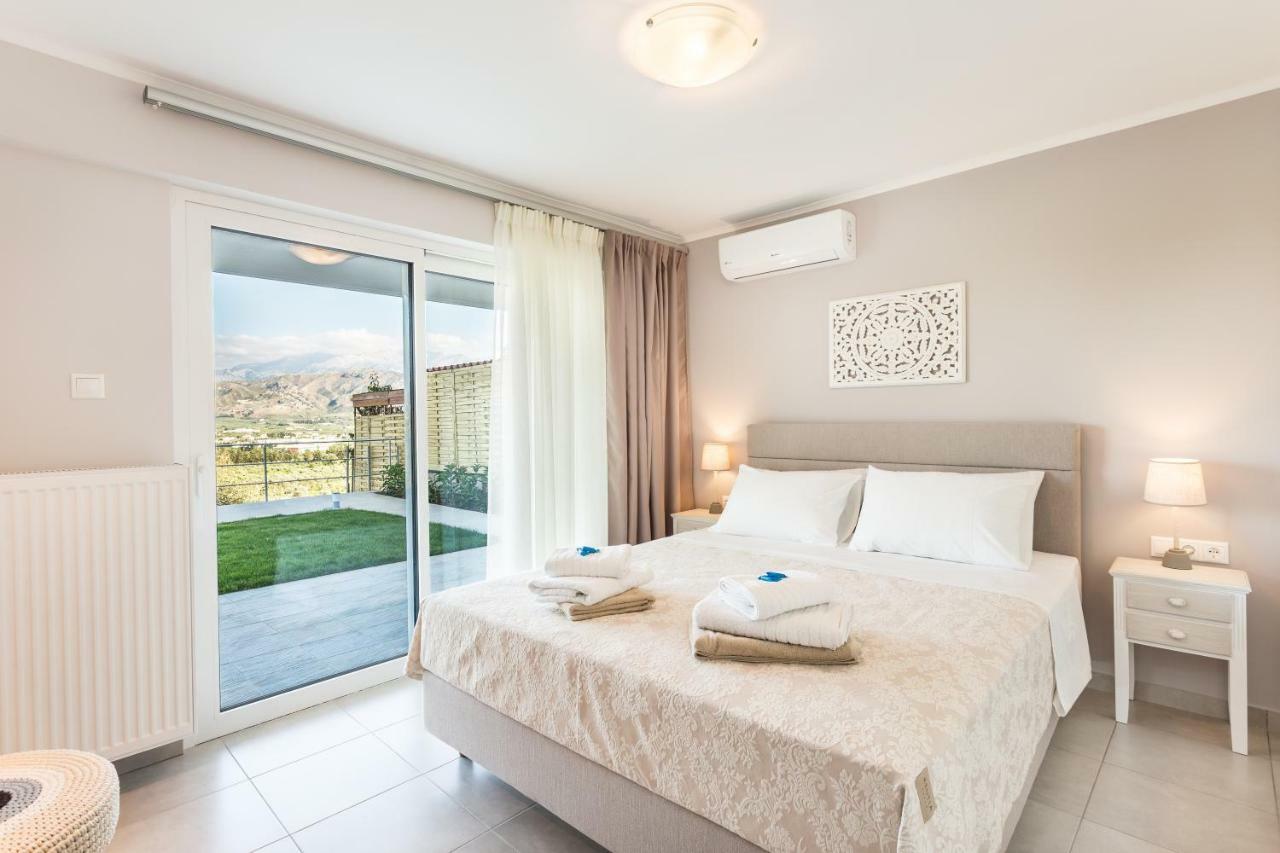 Villa Oasis Galatas  Bagian luar foto