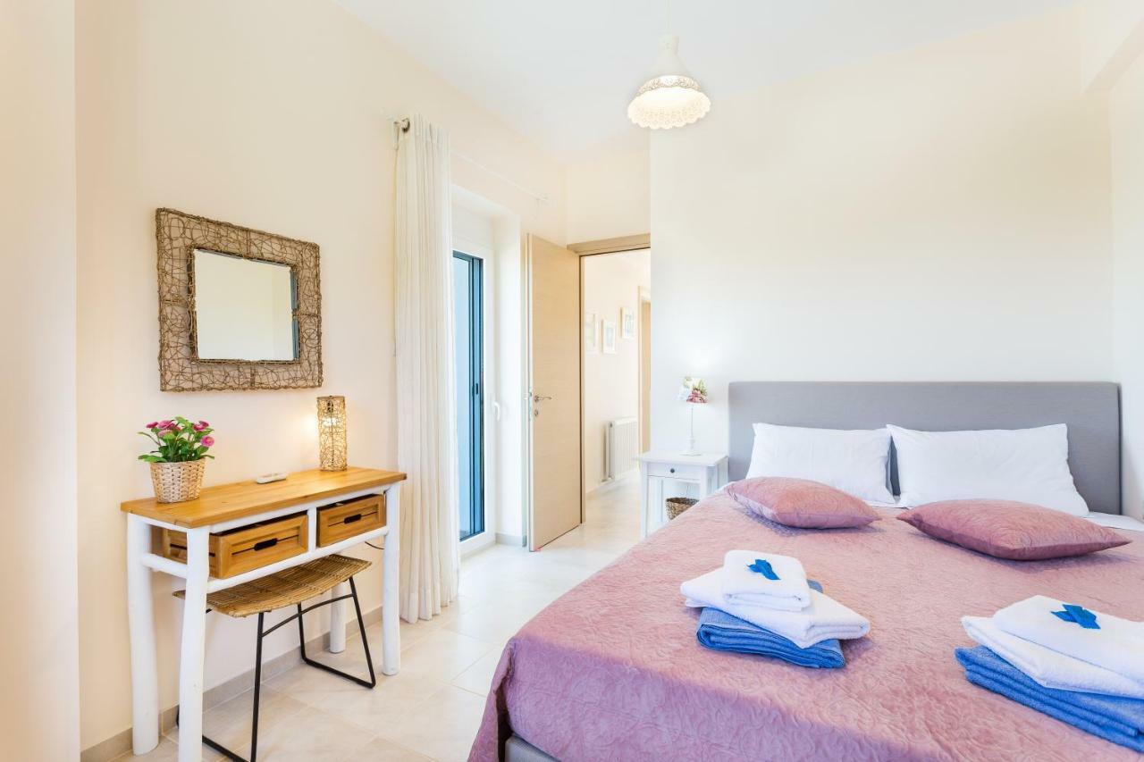 Villa Oasis Galatas  Bagian luar foto