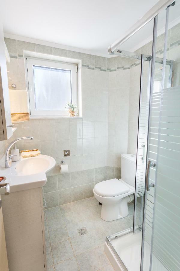 Villa Oasis Galatas  Bagian luar foto