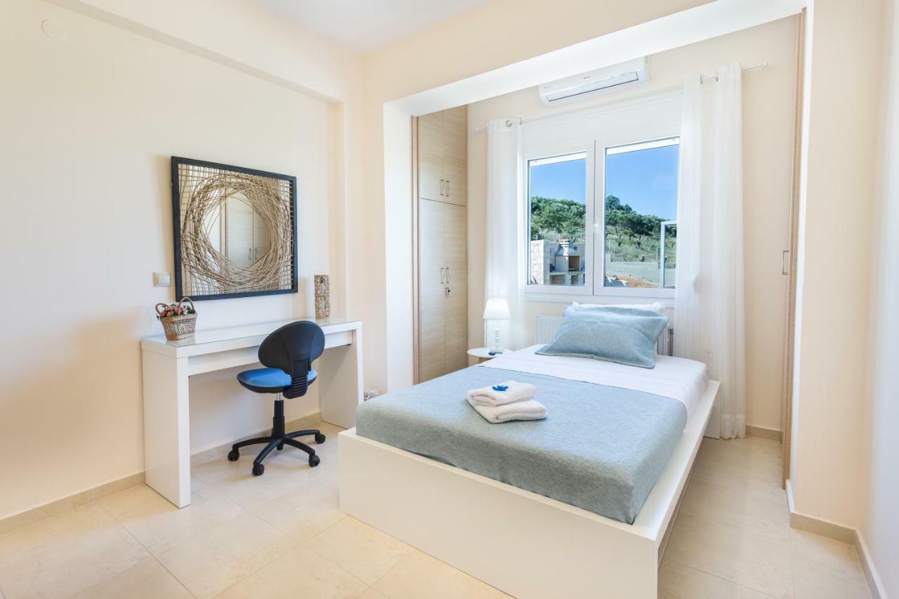 Villa Oasis Galatas  Bagian luar foto
