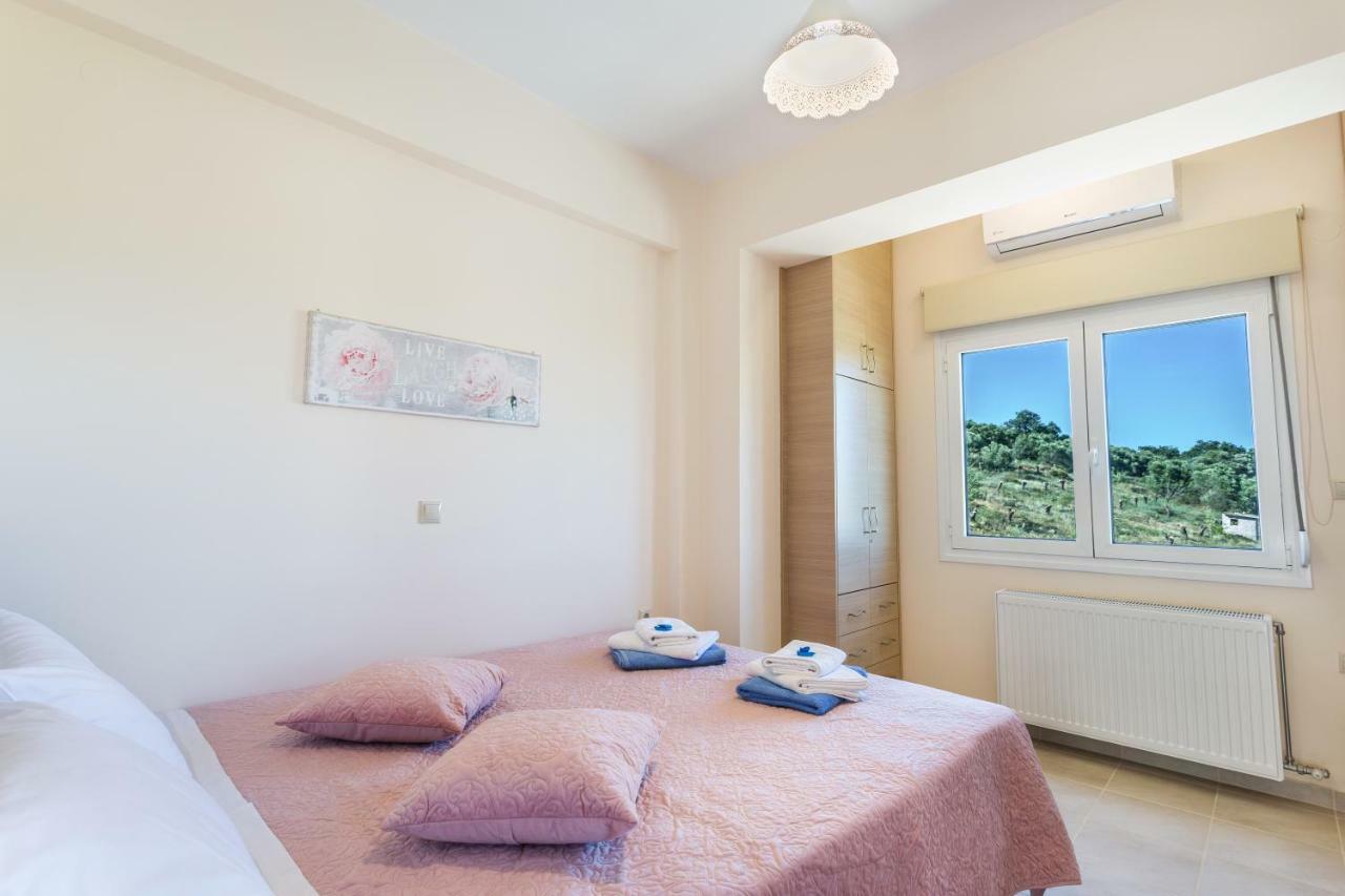 Villa Oasis Galatas  Bagian luar foto
