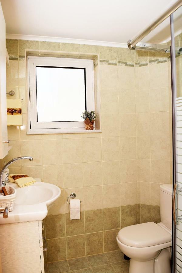 Villa Oasis Galatas  Bagian luar foto